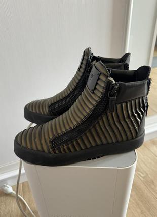 Ботинки кожаные