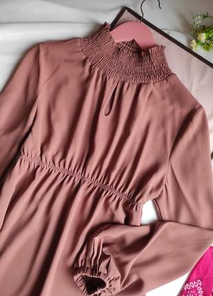Ніжна блуза пудрового кольору з коміром стійка блузка з пишними рукавами довга сорочка4 фото