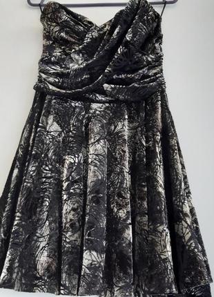 Оксамитове коктельне платтячко з відкритими плечами, срібне напилення6 фото