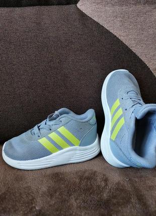 Кроссовки adidas для малышей