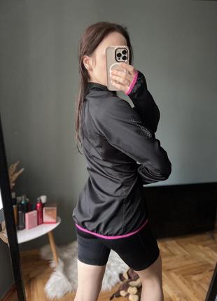 Черная спортивная курточка ветровка fila4 фото