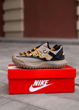 Мужские кроссовки 
nike acg mountain