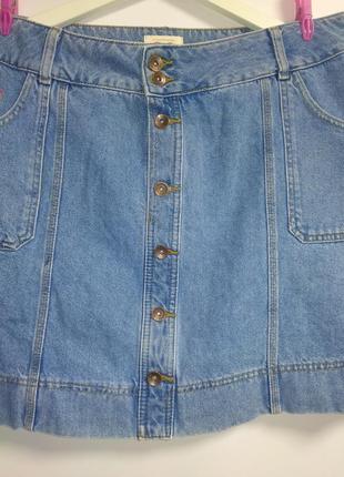Щільна джинсова спідниця з вишивкою 18/52-54 розміру3 фото