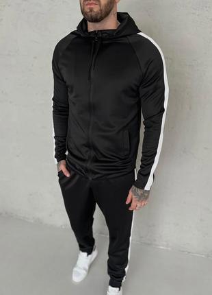 Спортивный костюм с лампасом