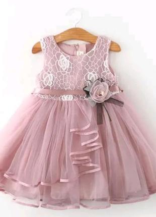 Набор платье, тапцы, украшение для головы.