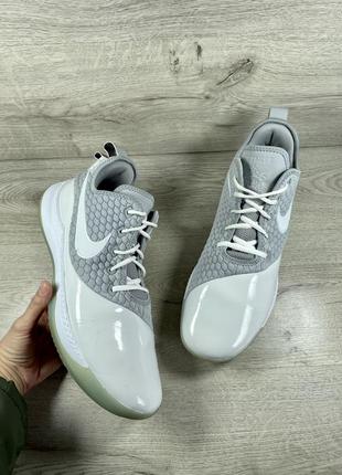 Баскетбольные кроссовки nike lebron vitness