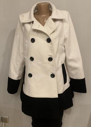 Роскошное черно- белое брендовое пальто