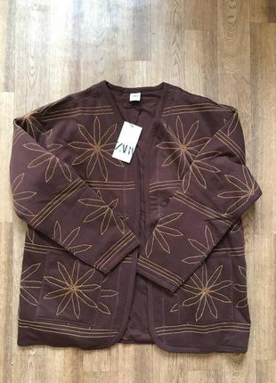 Стеганая куртка с вышивкой zara (р. l-xl)8 фото