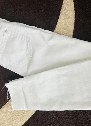 Білі джинси скини reserved