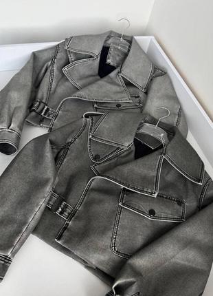 Укороченная серая винтажная куртка косуха оверсайз с поясом и карманом стильная качественная6 фото