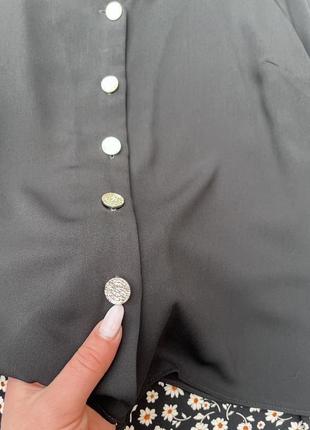 Черная рубашка. блуза на золотистых пуговицах3 фото