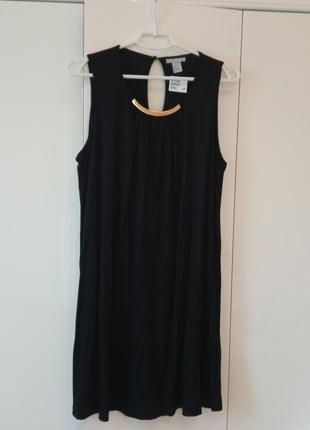 Платье  с красивым украшением от h and m , размер с,м . новое2 фото