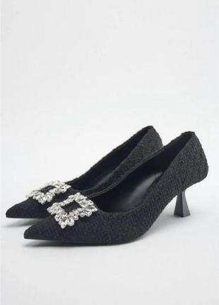 Туфли лодочки мюлли тренд женские хит в топе топ черные туфли на каблуке мода твидовые брошь