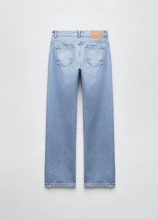 В наявності джинси з високою посадкою