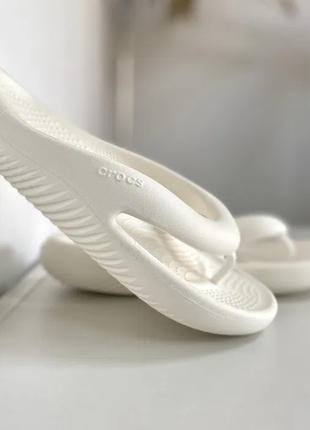 Вьетнамки крокс crocs mellow flip white белые кроксы мужские женские флипы унисекс шлепанцы5 фото