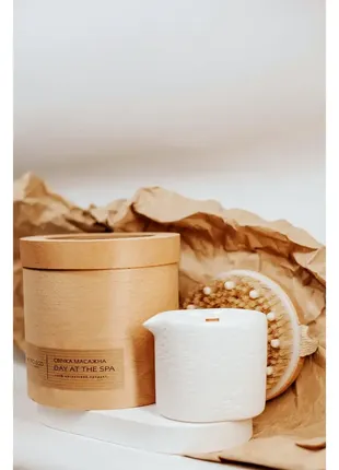 Подарунковий набір дерев'яна масажна щітка з натуральною щетиною + масажна антицелюлітна свічка в гі4 фото