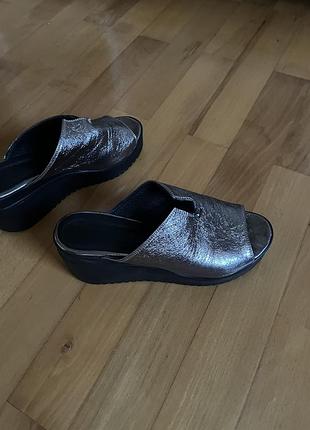 Шлепки женские