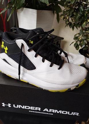 Кроссовки under armour
