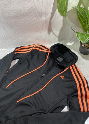 Спортивна кофтинка adidas