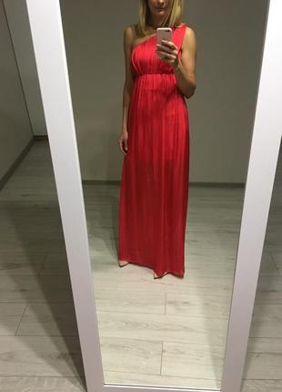 Красное платье макси на одно плечо2 фото