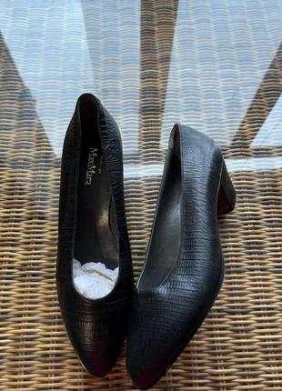 Кожаные туфли max mara на каблуке оригинальные черные