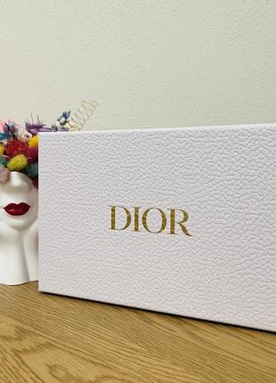 Оригінал коробка біла подарунок dior2 фото