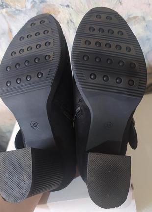 Жіночі чорні туфлі на підборах розмір 385 фото