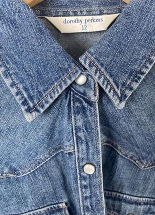 Приталена джинсова сорочка на кнопках3 фото