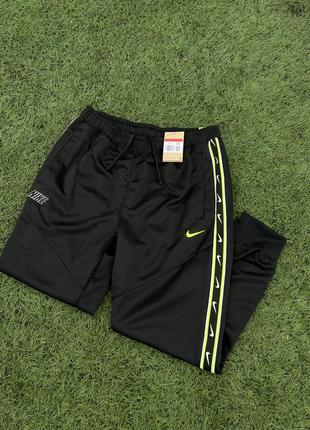 Неоновые брюки nike