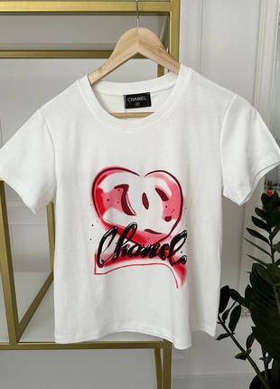 Женская футболка в стиле chanel