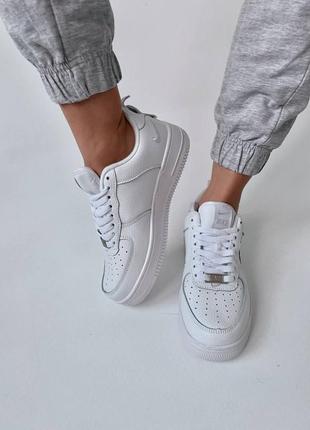 Білі кросівки - кеди з натуральної шкіри6 фото