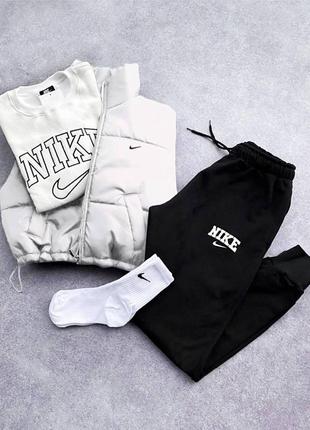 Жилетка + джоггеры + свитшот