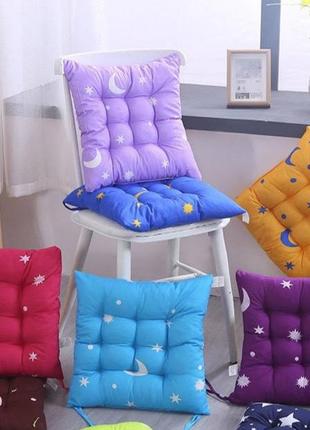 Подушка з малюнком на стілець