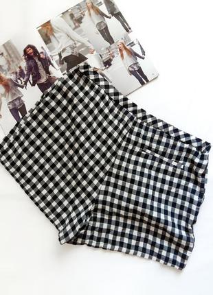 Чорно-білі картаті шорти mango 2
