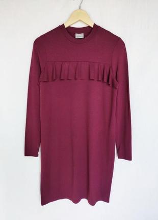 Бордовое платье с оборкой
vero moda