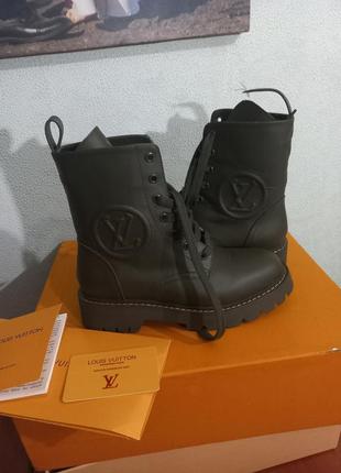 Оригинальный
louis vuitton 
демисезонные4 фото