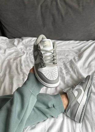 Жіночі кросівки сірі з білим nike dunk low light grey8 фото