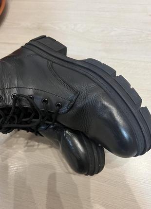 Кожаные ботинки tamaris intertop черные кожа черненное кожуна ботинки сапоги кожу5 фото