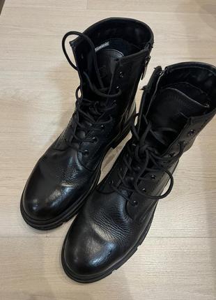 Кожаные ботинки tamaris intertop черные кожа черненное кожуна ботинки сапоги кожу6 фото