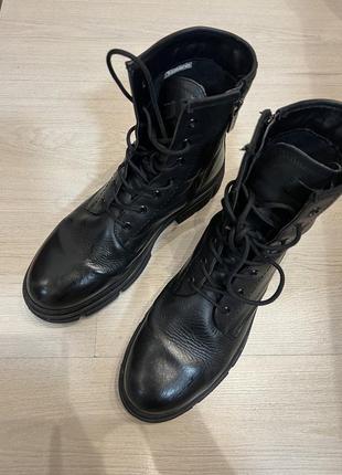 Кожаные ботинки tamaris intertop черные кожа черненное кожуна ботинки сапоги кожу9 фото