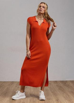 Платье летнее трикотажное длинное с воротником-поло оранжевое1 фото