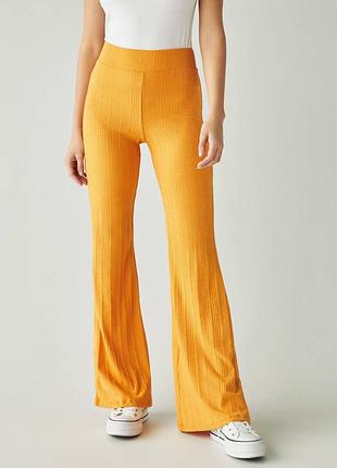 Штани кльощ bershka
