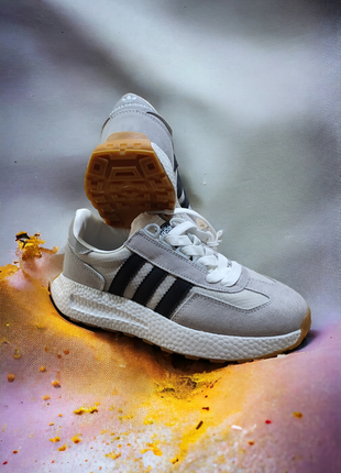 Adidas retropy e52 фото