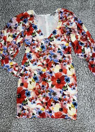 Красива сукня в квітковий принт3 фото