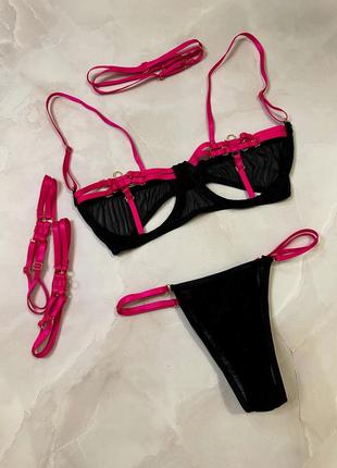 Комплект сексуальний білизни чорний з неоновими рожевими шлейками регулторами кісточками ліф сітка