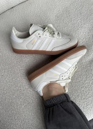 Женские кроссовки adidas samba beige3 фото