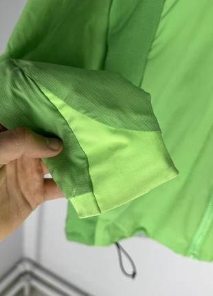 Женская куртка arcteryx atom зеленая5 фото