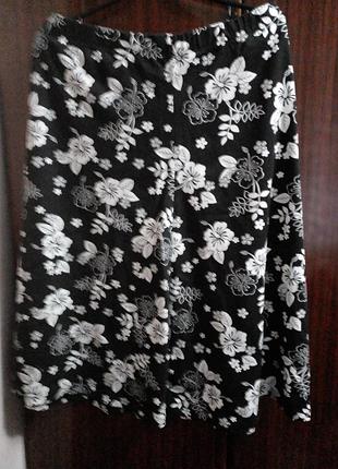 Спідничка у квітах