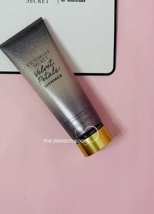 Парфумований лосьйон із шиммером victoria's secret velvet petals shimmer lotion