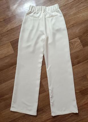Роскошные кремово-молочные брюки палаццо с вытачками sinsay/широкие брюки палаццо.3 фото